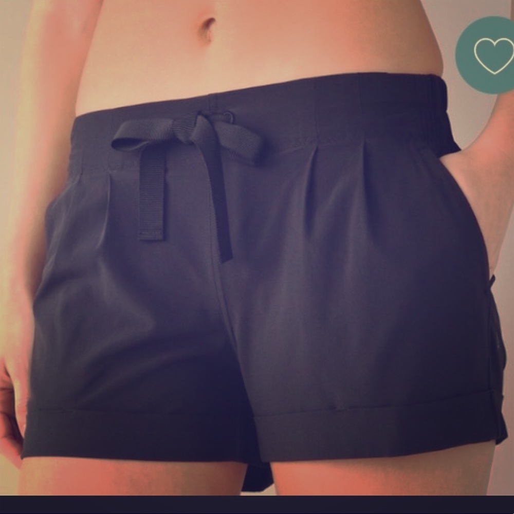 Lululemon Spring Break Away Shorts II